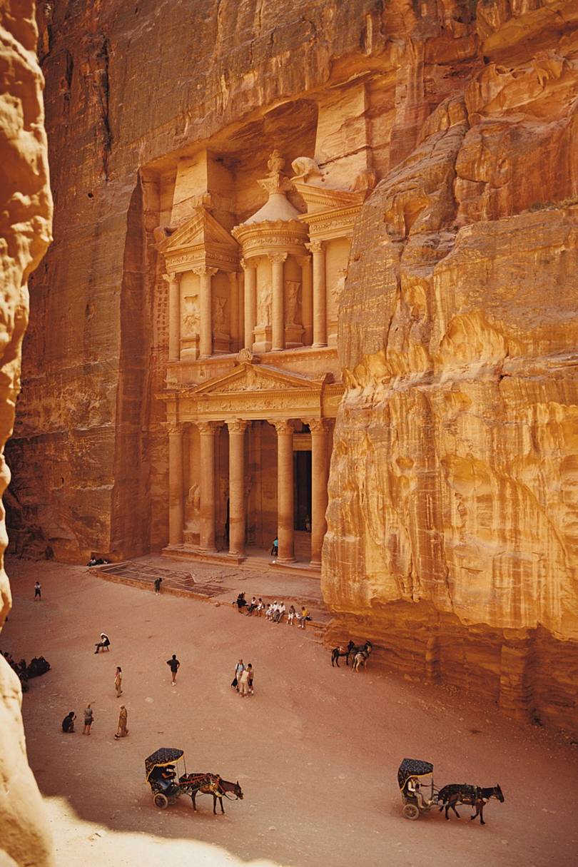 Famous entrance to the monastery of Petra. Image credit: Condé Nast Traveller 